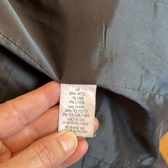 Theory Gabe One Button
Stretch Wool Blazer Style #
80001199. Black Size 12 - Picture 12 of 17